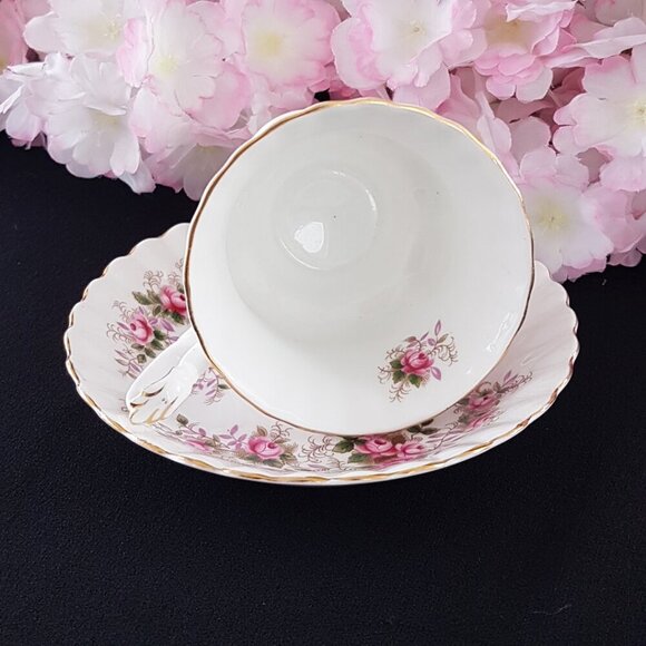 Royal Albert LAVENDER ROSE Tea Cup and Saucer English Bone China Pink Roses - Picture 6 of 11